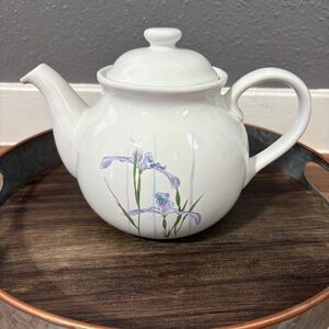 Rare Pastel Tea Pot Corelle Coordinates SHADOW IRIS Stoneware 1 Qt Purple